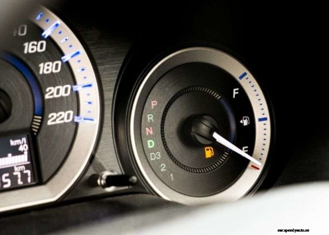 4 Things to Do if Your Car Runs Out of Gas