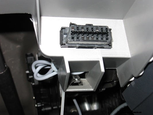 How to use an OBD-II scan tool to diagnose your car