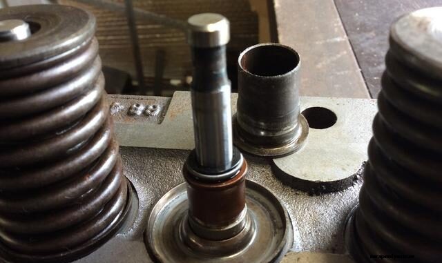 Valve Stem Seals – Failure Symptoms Under Different Conditions