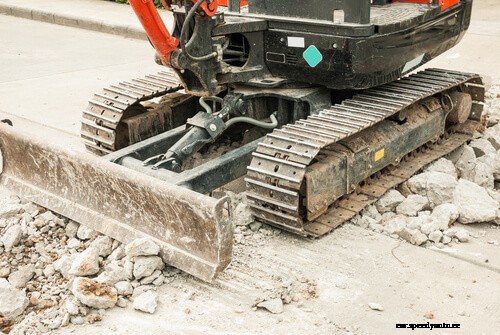 How to Repair Damaged Tracks in a Mini Excavator