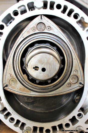 Rotary Engines | Auto Mechanics 101