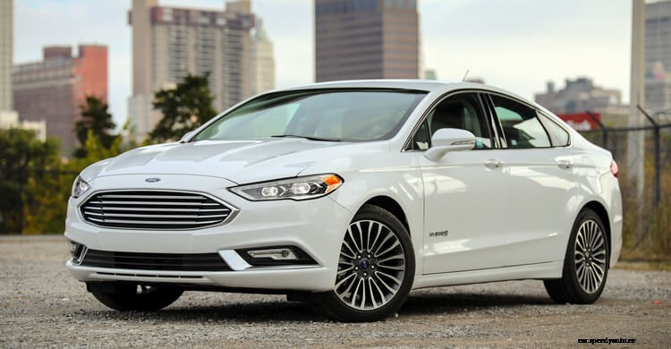 Top 10 Most Fuel-Efficient Cars in the US