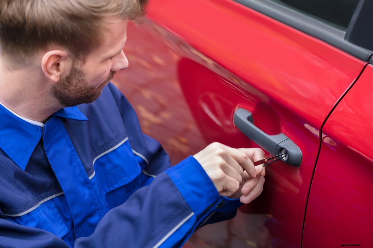 DIY vs. Professional Vehicle Lockout Solutions: Benefits And Drawbacks
