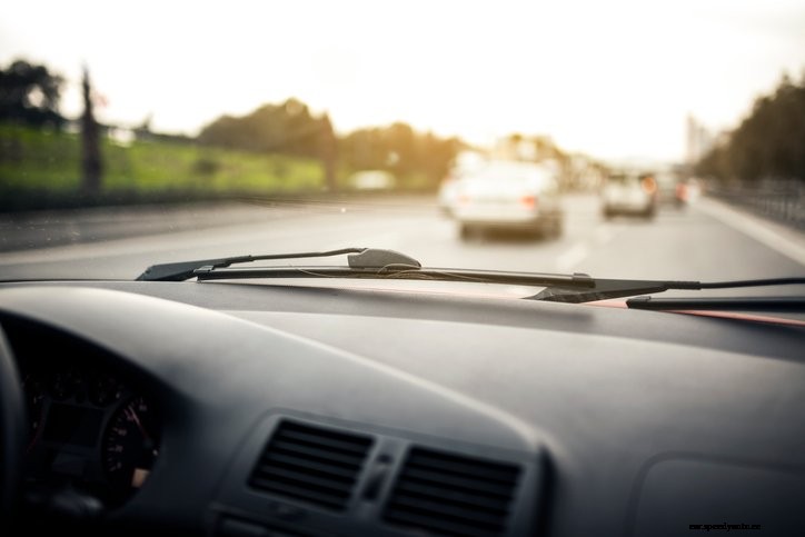 Five Signs Your Windshield Needs Replacement