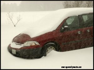 7 Essentials to Keep in Your Vehicle This Winter