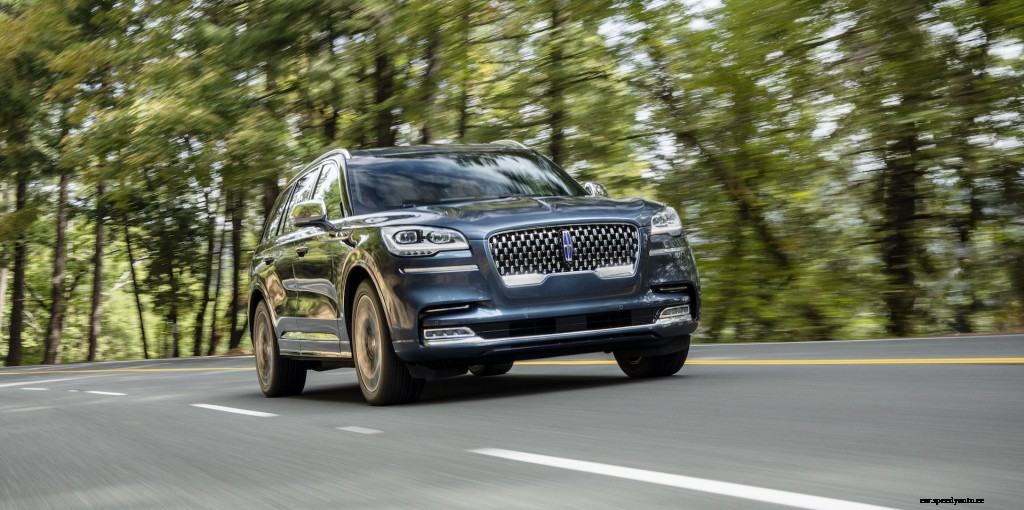 Report: Ford broadens plan for Lincoln EVs—including electric Navigator