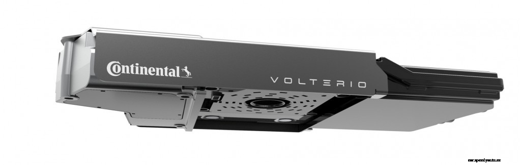 Automated charging robot claims wireless-charging convenience with a physical connection