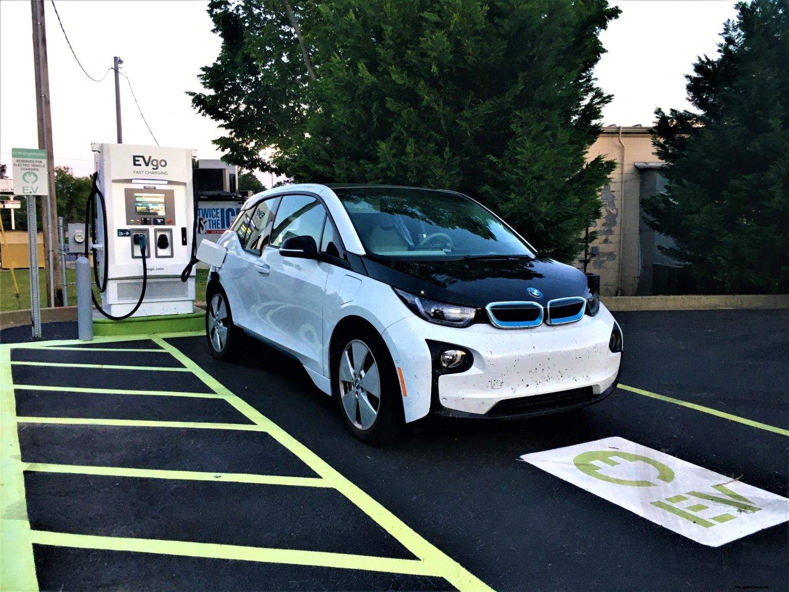 SEPA Report Provides Utility Roadmap to EV Infrastructure Success Utilities play an Important Role in their Customers’ EV Success