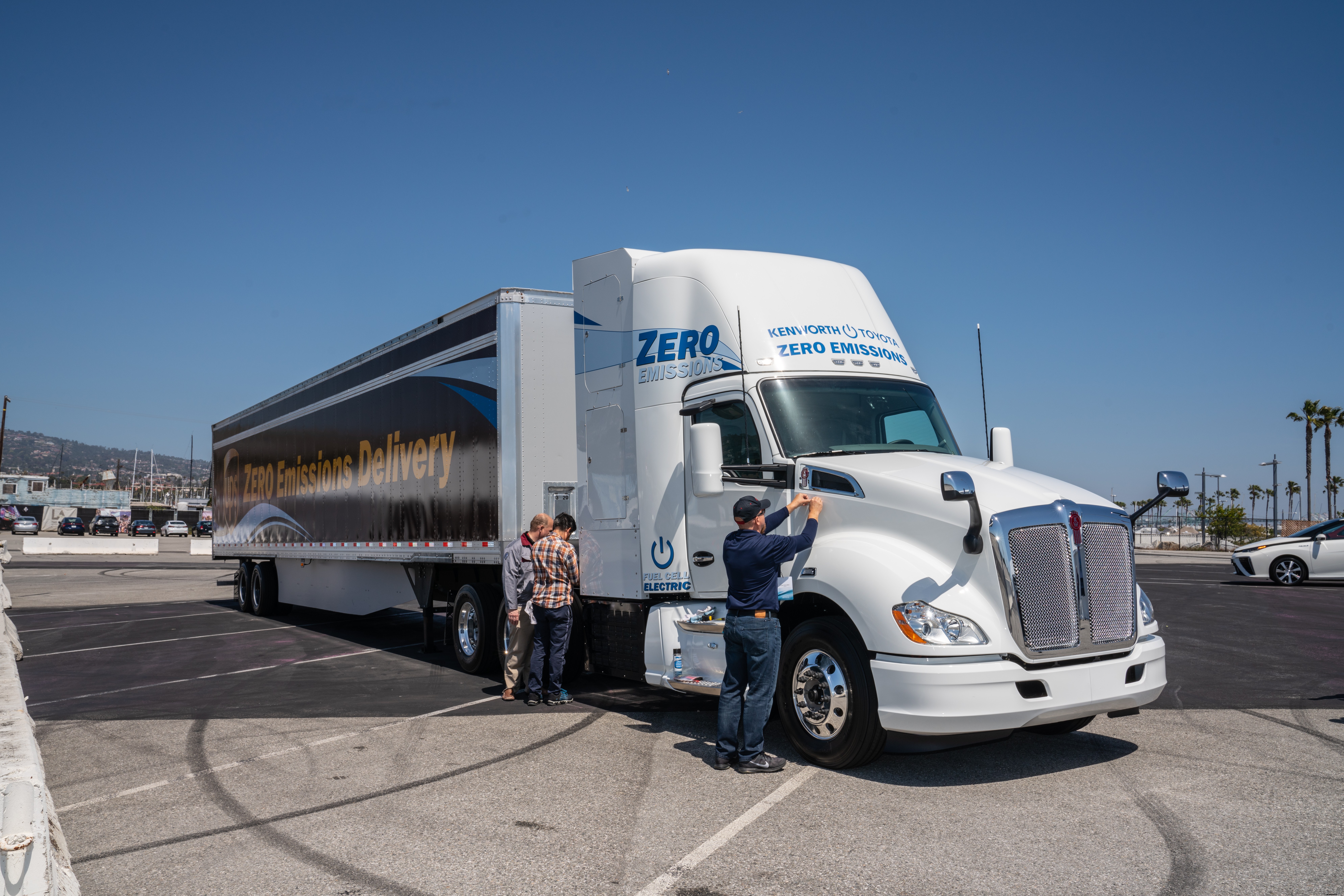 Zero-Emissions Trucks Are the Future: Let’s Do This