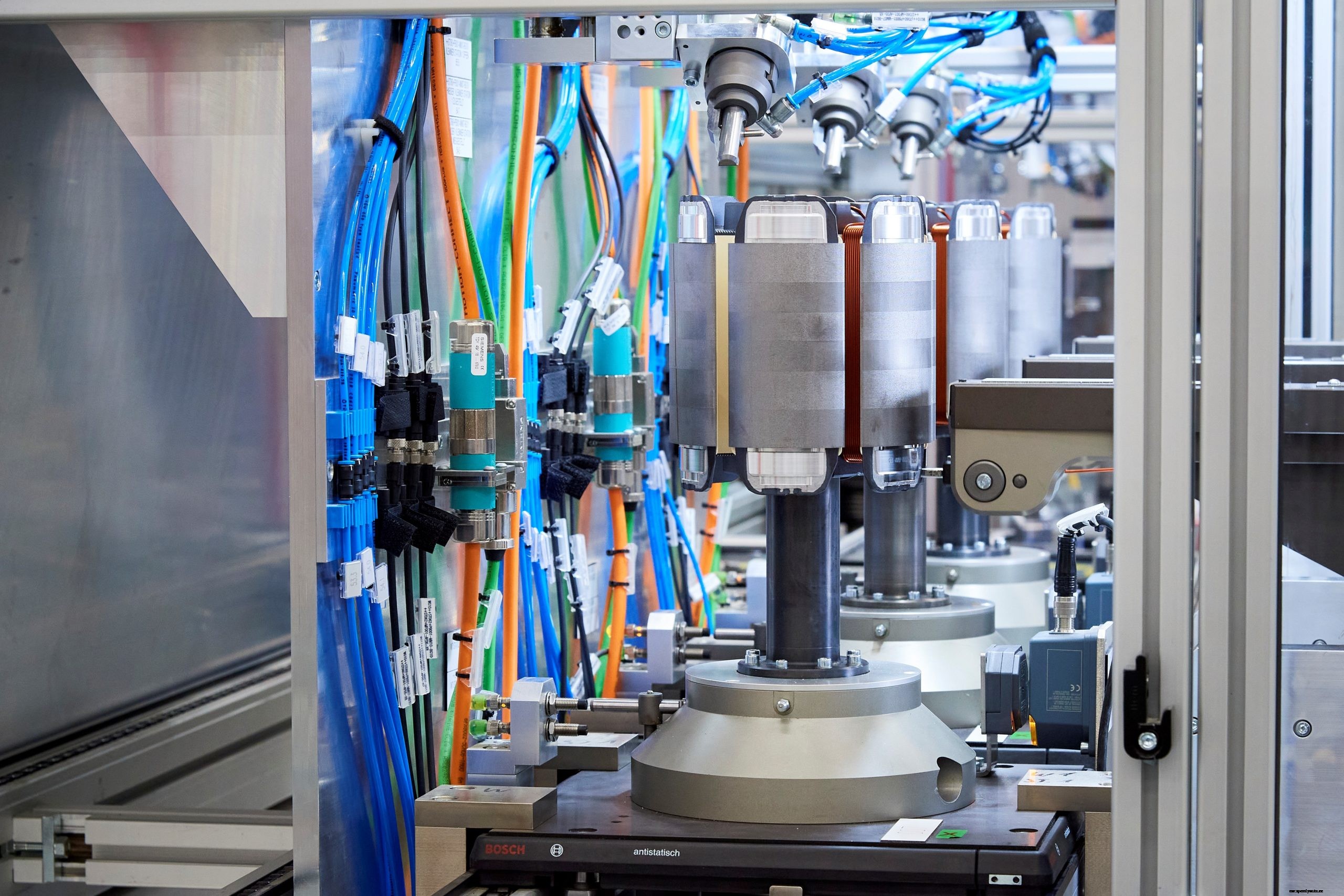 BMW Group steps up Electromobility: E-drives for half a Million Electrified Vehicles