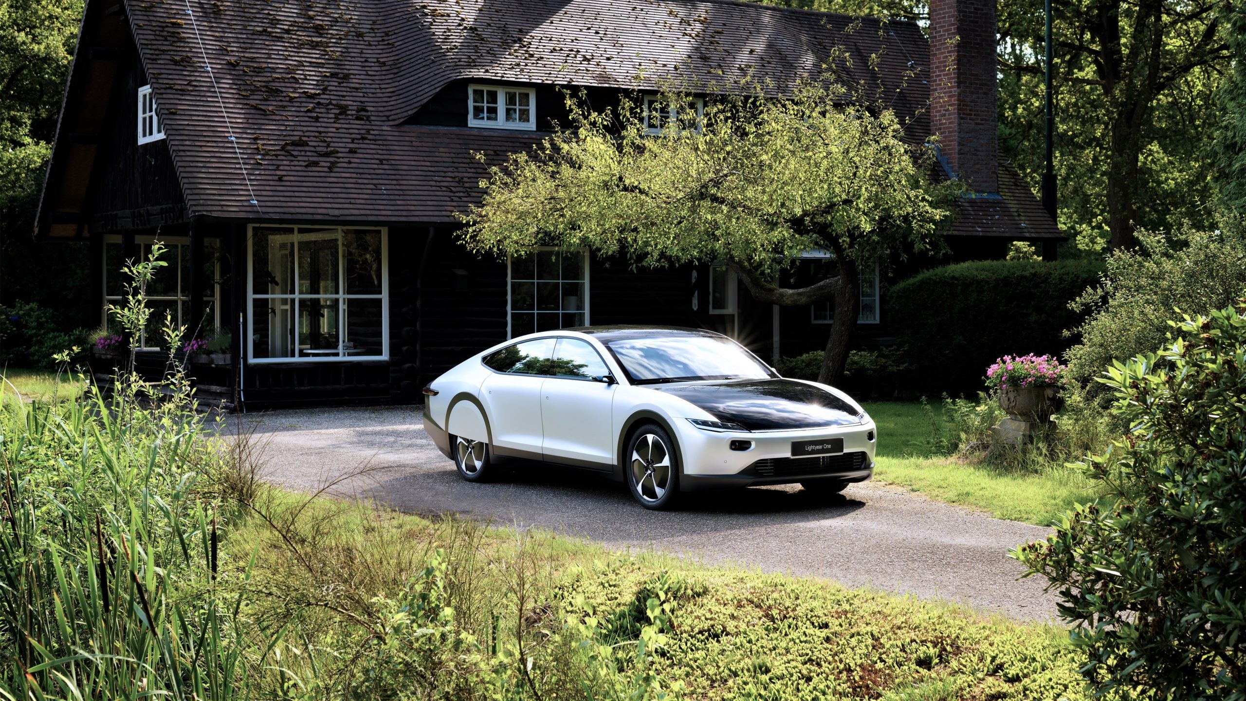 First Lightyear Research Vehicles Hit the Road