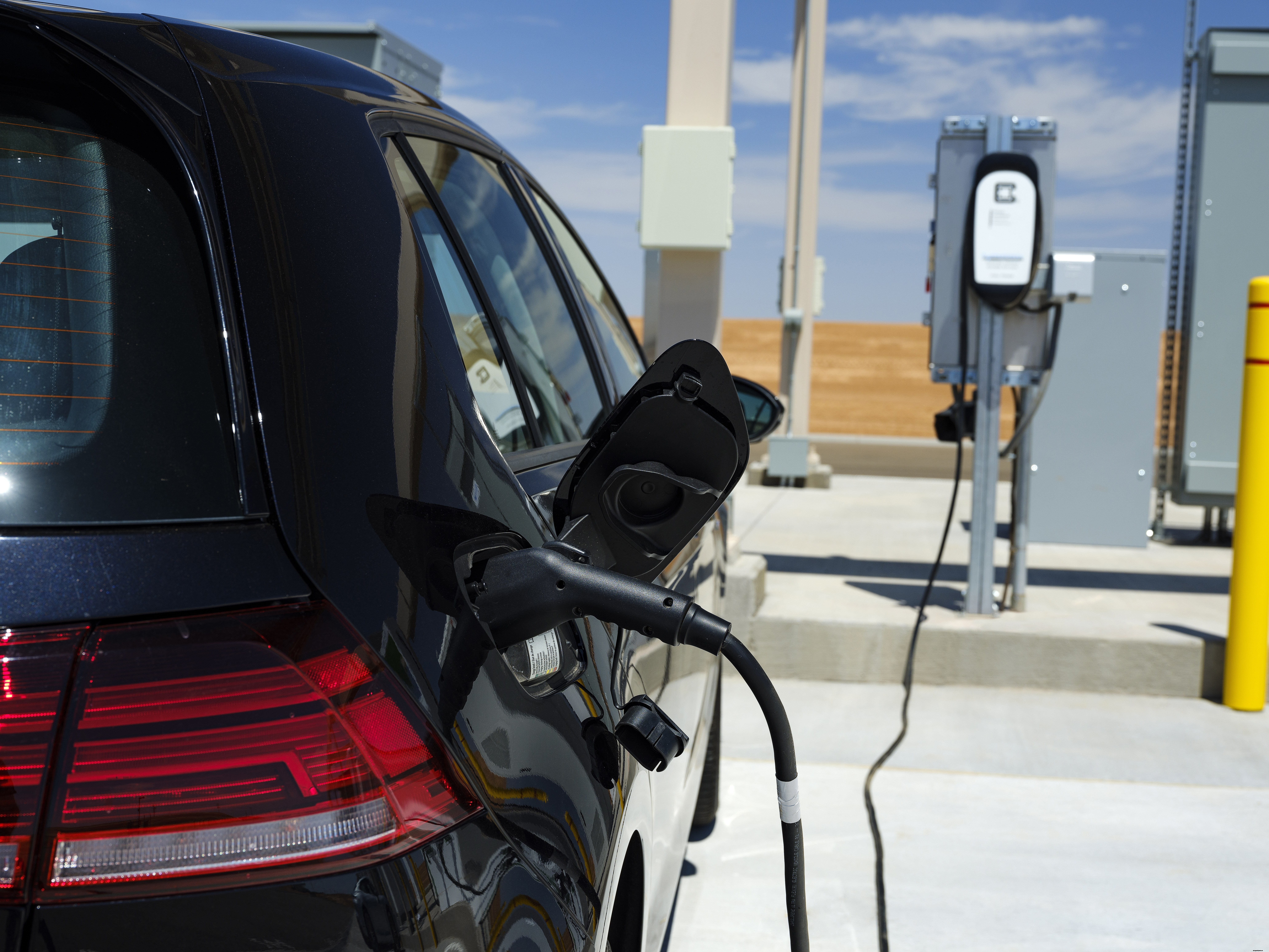 Volkswagen Group of America opens Next-Gen Charging Station at Arizona Global Test center