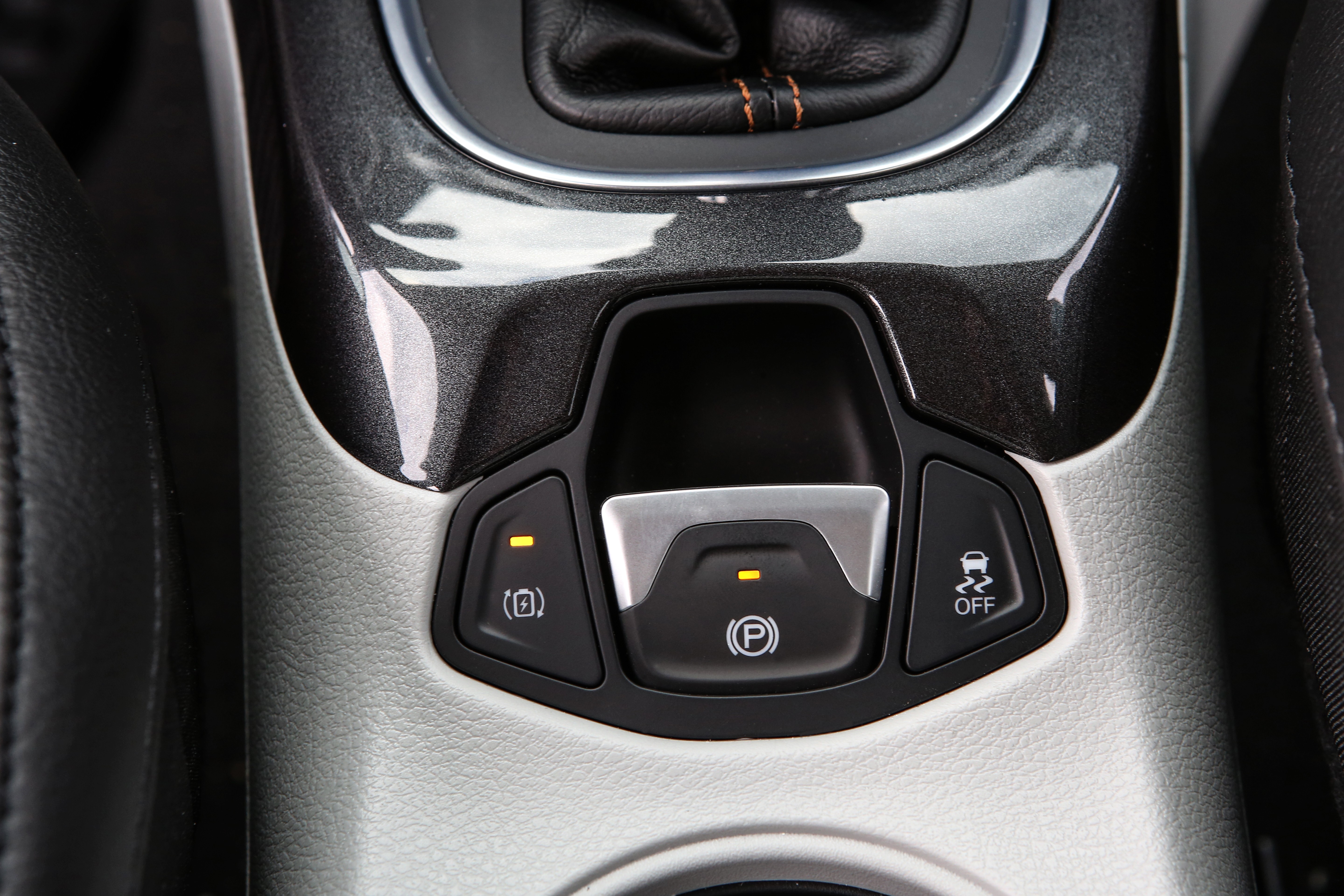 Renegade 4xe: THE Jeep® Take On The Plug-In Hybrid