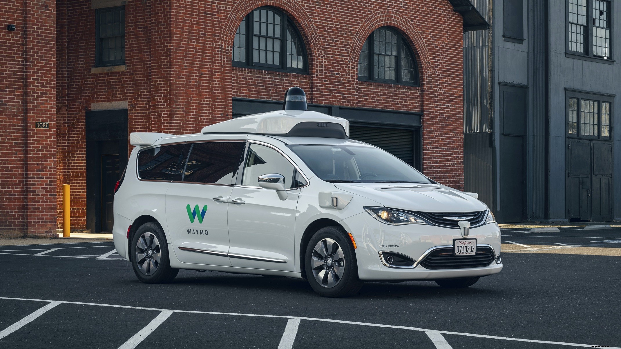 FCA & Waymo Further Expand Autonomous Driving Technology Partnership & Sign Exclusive Agreement for Light Commercial Vehicles