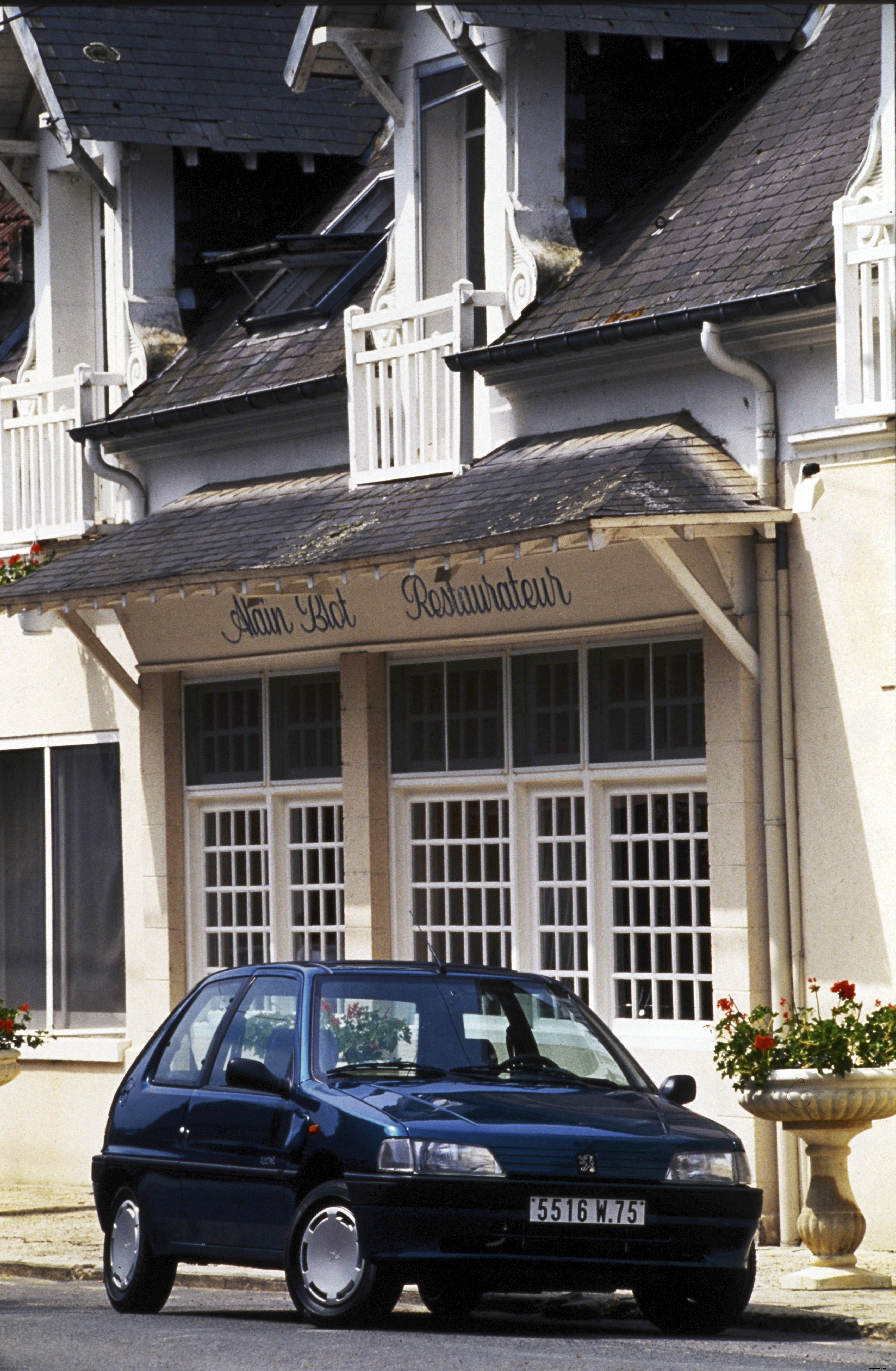 From The Peugeot VLV To The All-New Peugeot e-2008 SUV – An Electric Journey