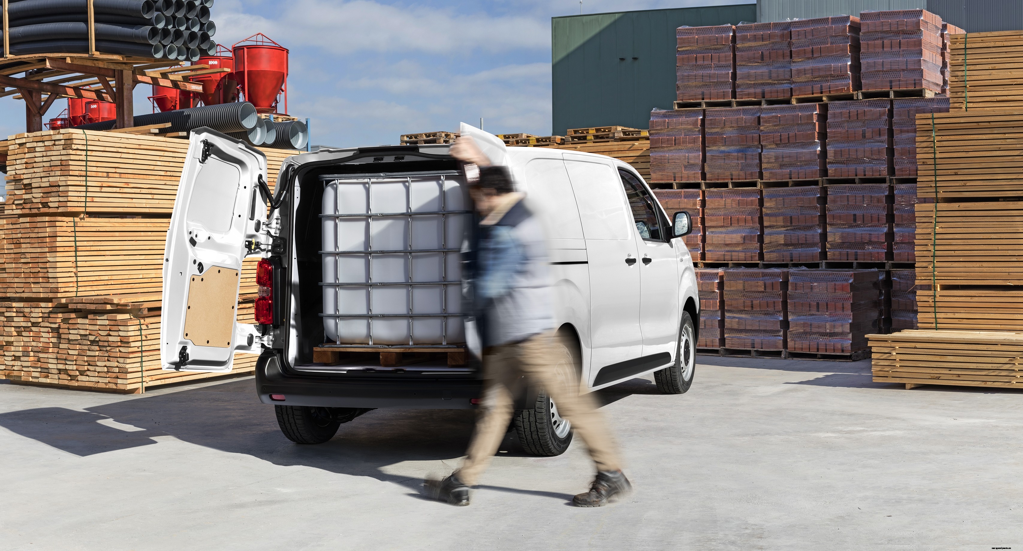 The All-ëlectric Citroën ë-Dispatch Van is now Available to Order in the UK.