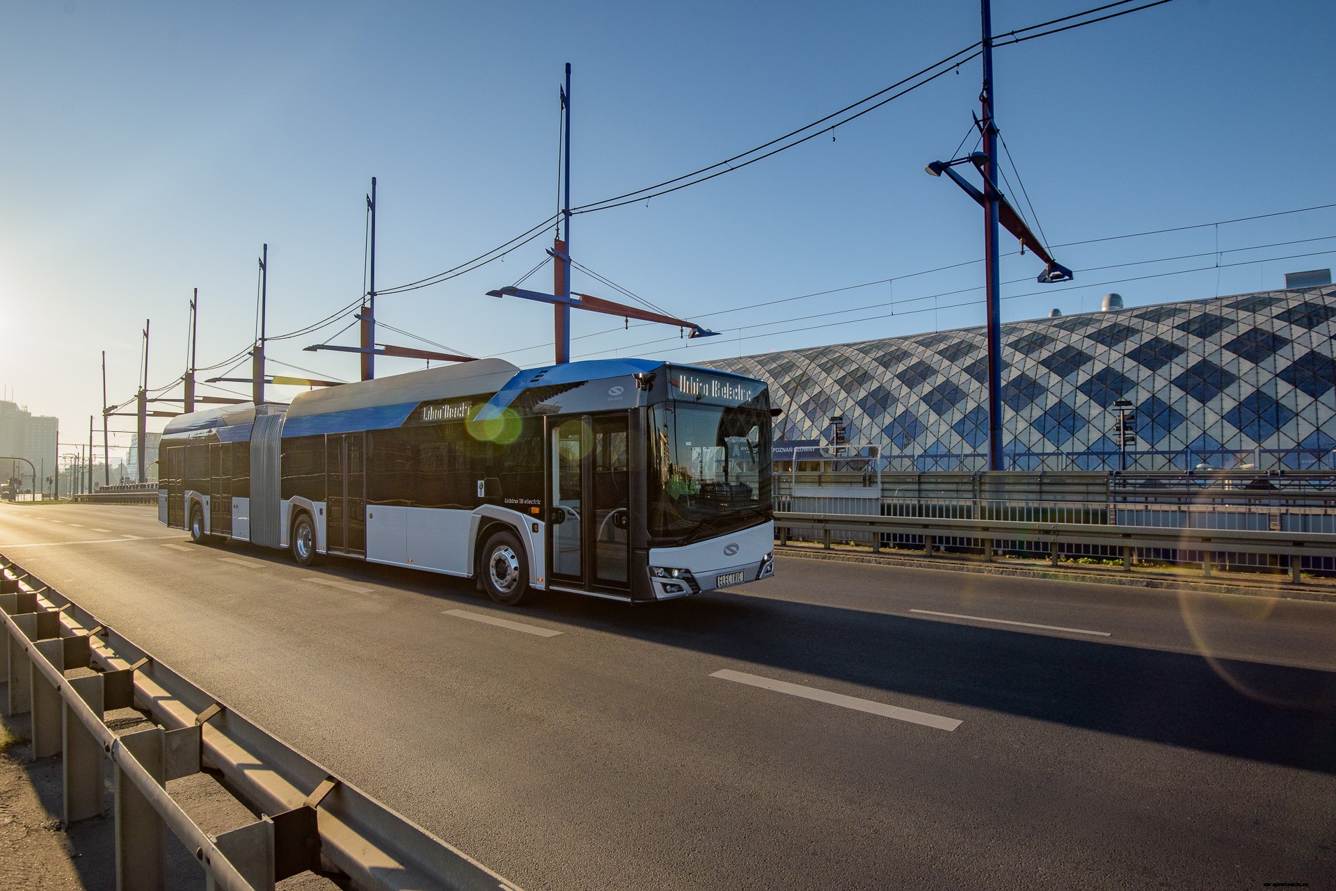 Zero-emission, Articulated, Low-floor: 8 Solaris Urbino 18 Electric for Szczecin
