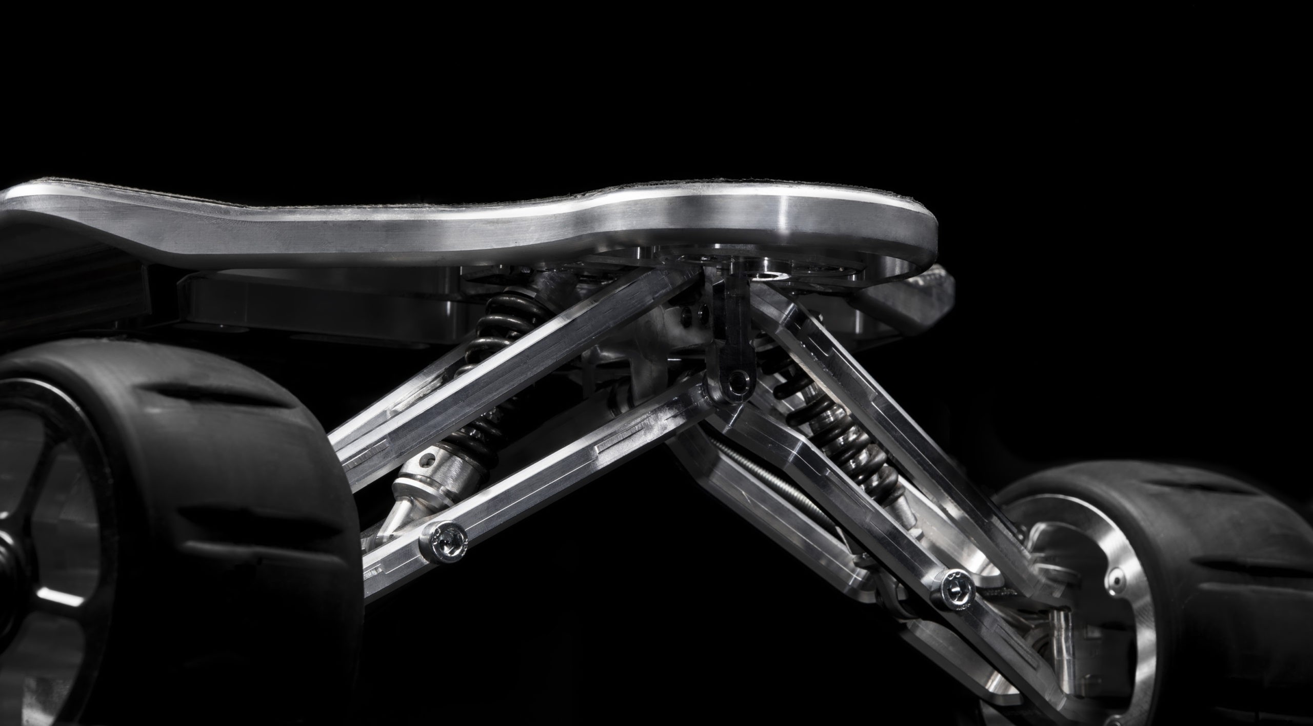 Hunter Board is the World’s 1st Electric Skateboard Built to Reduce the Rider’s Risk of Falling