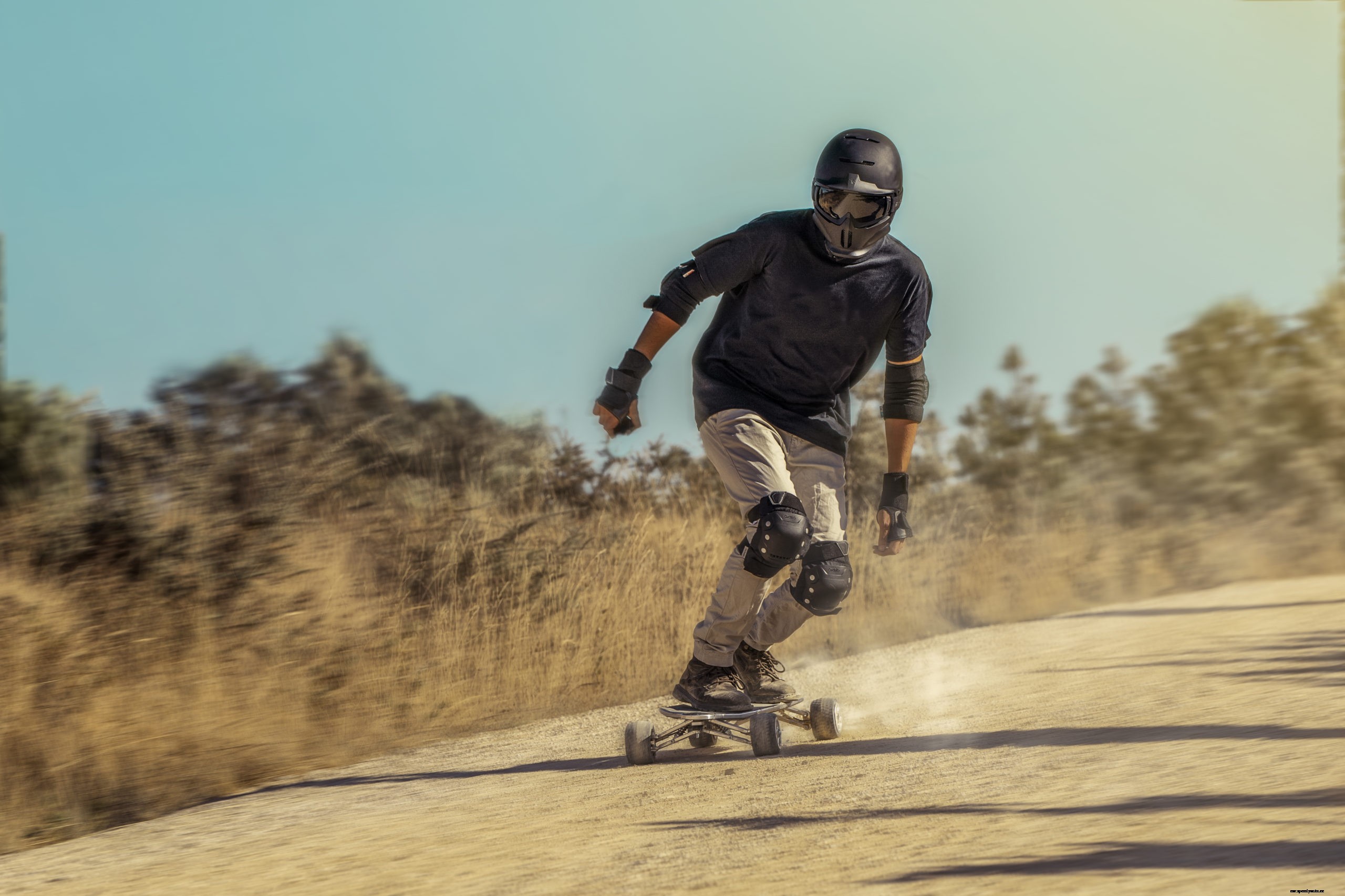 Hunter Board is the World’s 1st Electric Skateboard Built to Reduce the Rider’s Risk of Falling