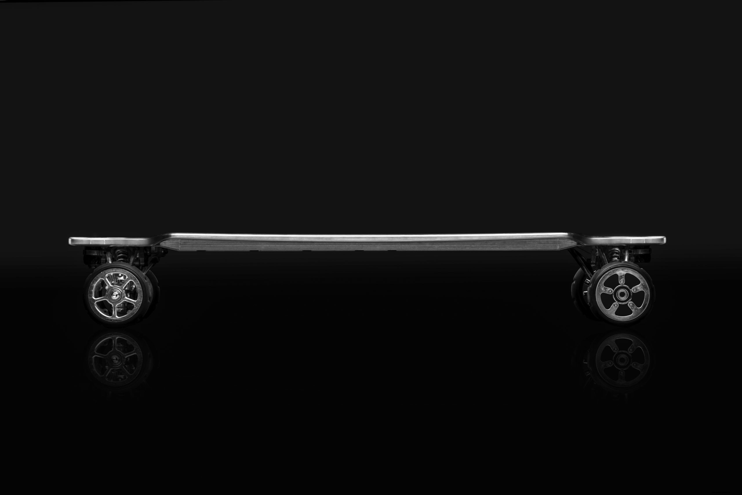 Hunter Board is the World’s 1st Electric Skateboard Built to Reduce the Rider’s Risk of Falling