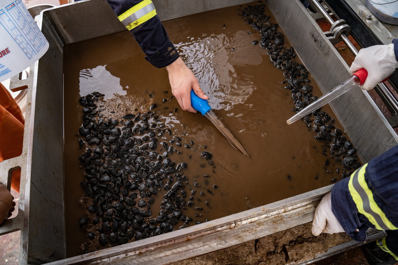 EV Batteries made from Deep-Sea Rocks Dramatically Reduce Carbon