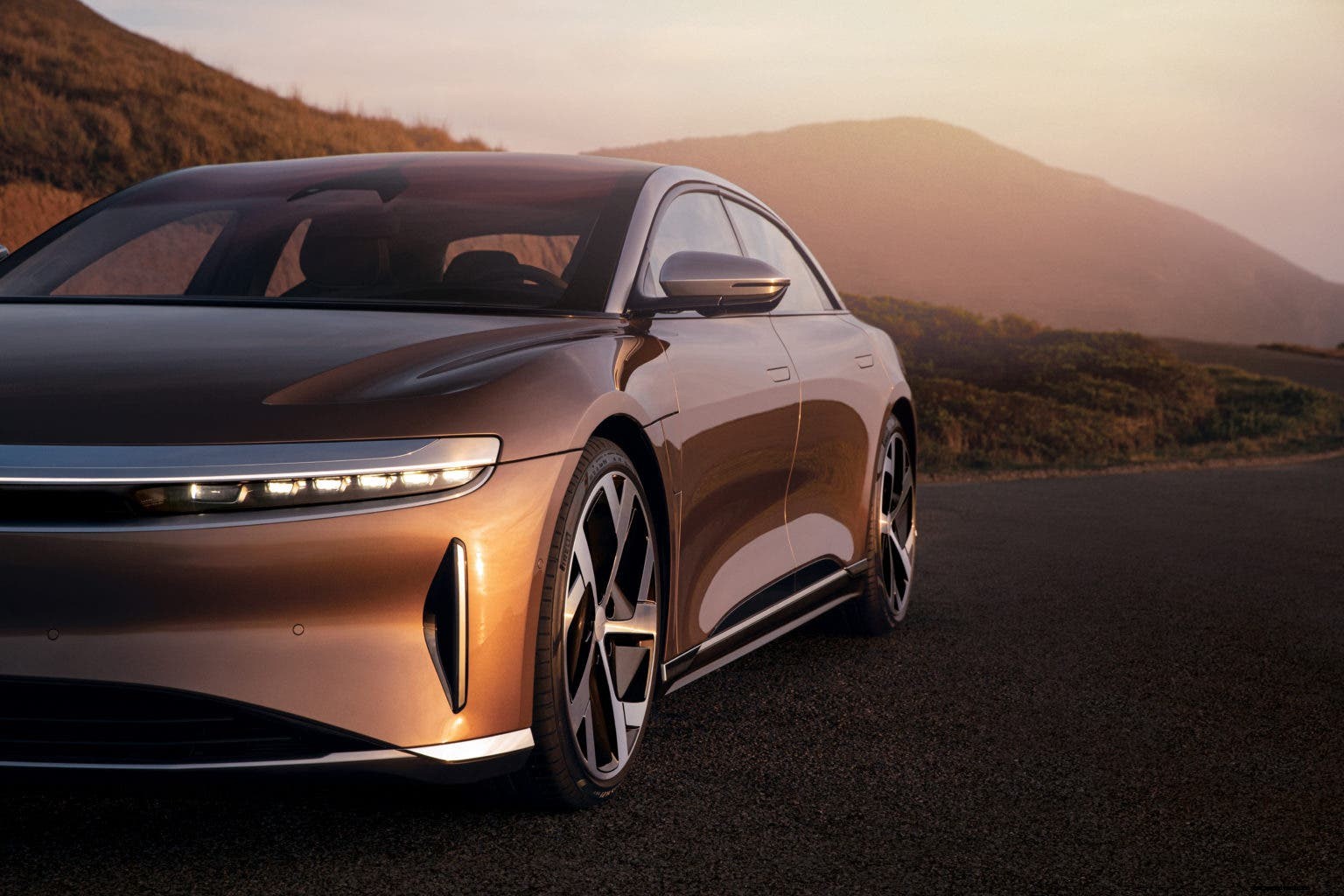 Lucid Motors Opens Studio & Service Center in Beverly Hills