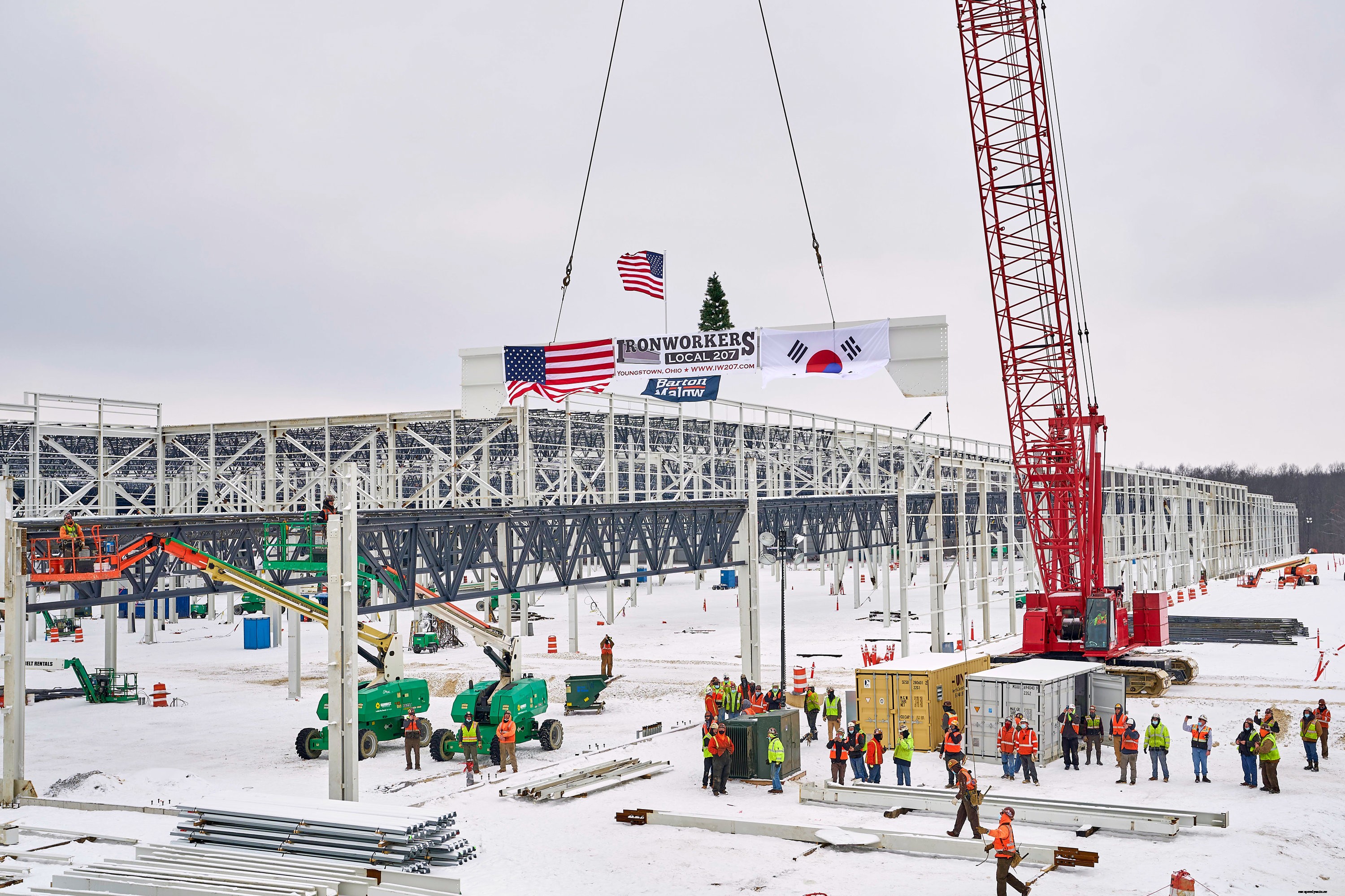 Ultium Cells Surpasses 500,000 Construction Build Hours, Celebrates Completion of Steel Building Structure