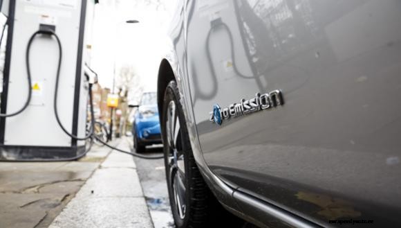 Charge point boost for EV taxi firms in West Yorkshire