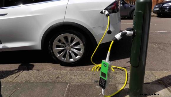 More points for streetlight EV charge point network