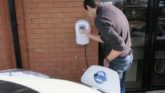 UK grid can cope with increased EV use with smart charging