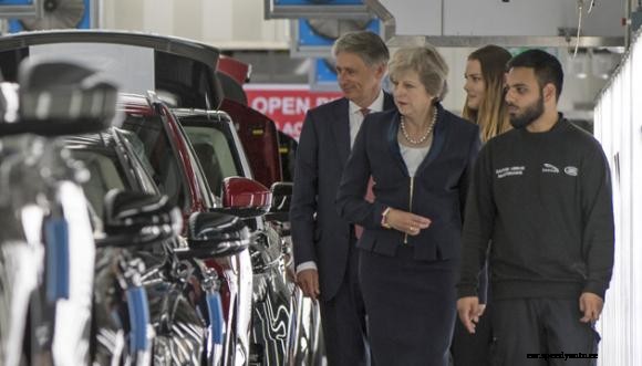 Prime Minister attends Zero Emission Vehicle Summit