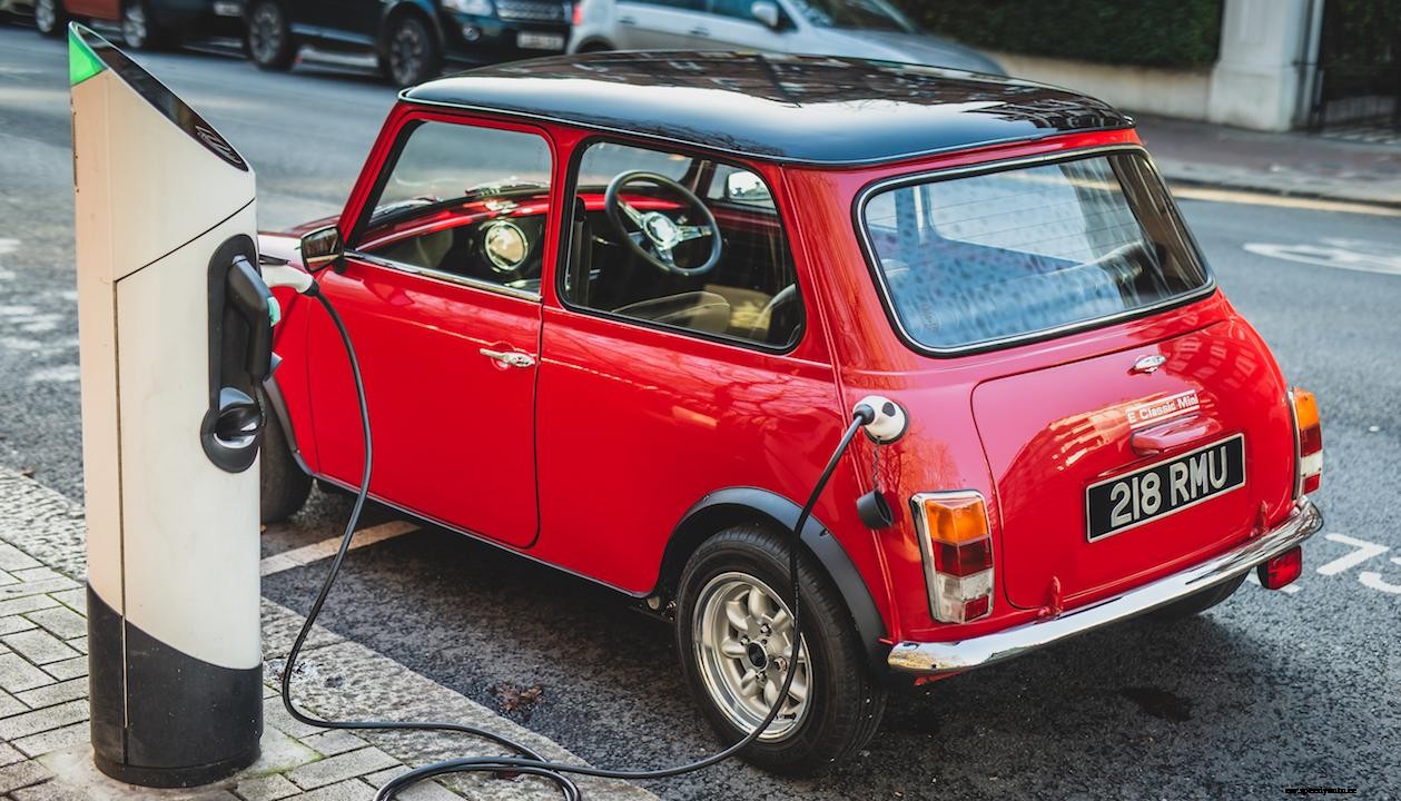 Electric Mini launched by Swind