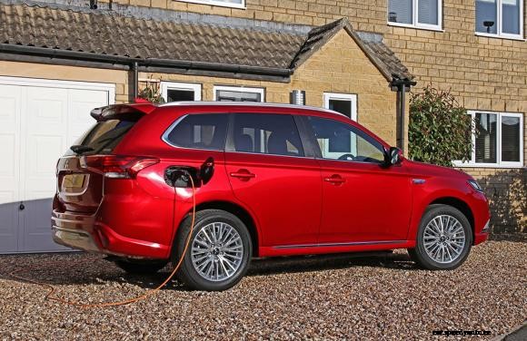 Mitsubishi offers 10k free electric miles with Ovo deal