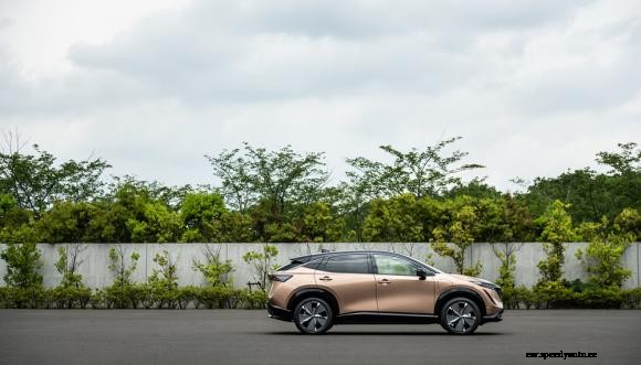 Nissan chooses Japan over the UK for its new EV