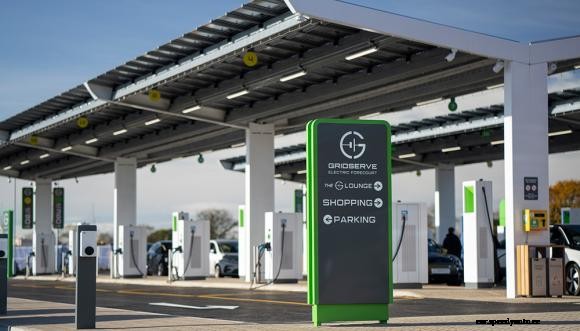 Hitachi Capital invests £10m in electric forecourts