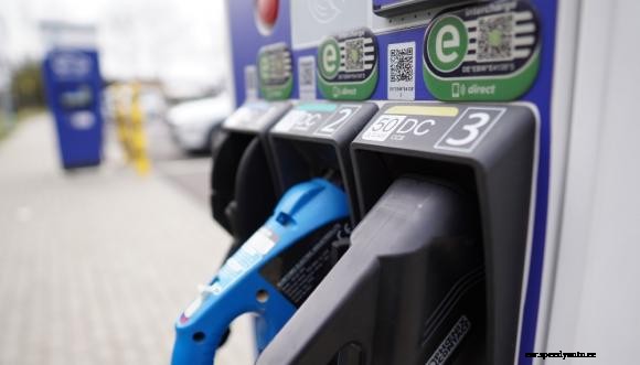 UK surpasses 15,000 charging locations on Zap-Map