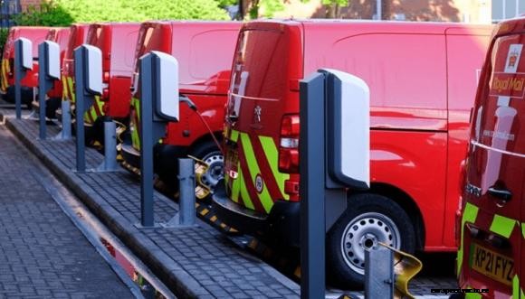 Royal Mail to add 3,000 electric transporters to its fleet