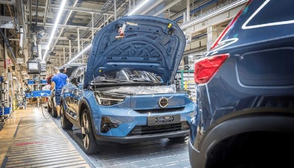 Volvo begins production of C40 Recharge