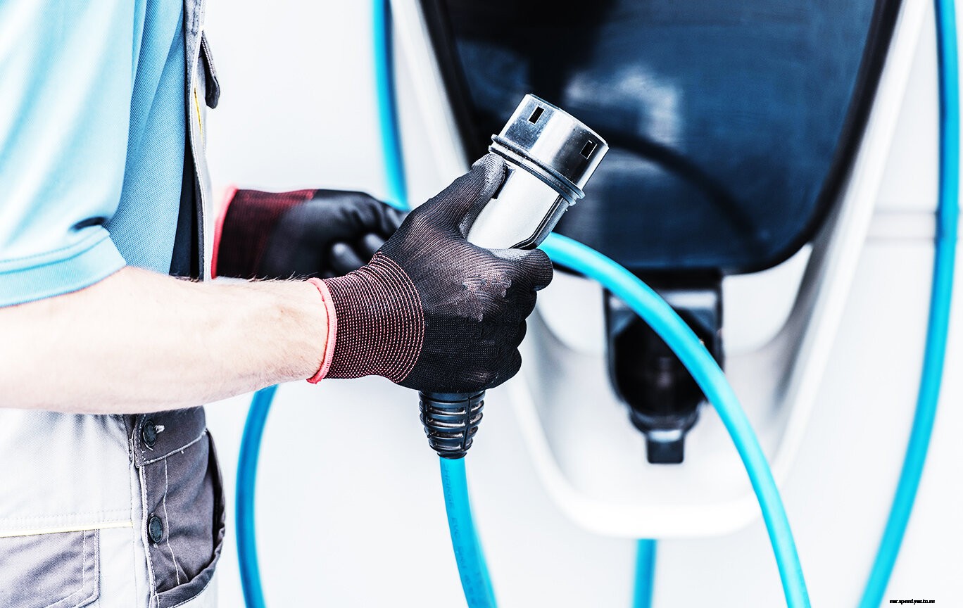 How EV Connect Helps Service Charging Stations Beyond the Initial Installation