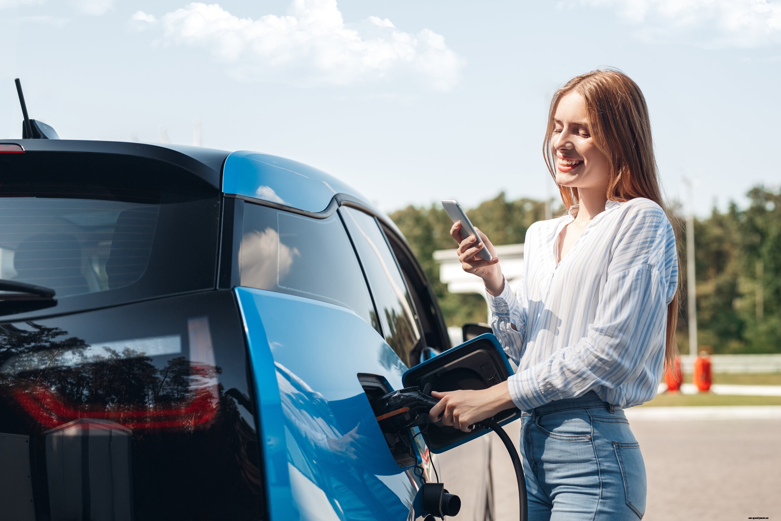 3 Surprising Marketing Benefits of Electric Car Charging Stations