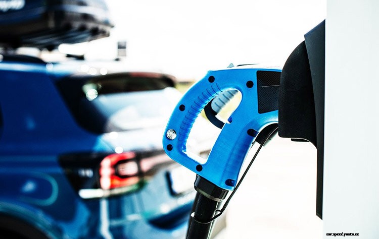Why Open Charging Networks Are The Future of EV Charging