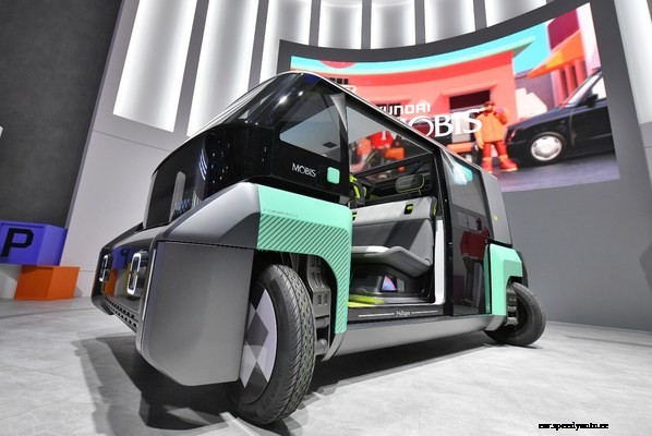 Hyundai Mobis unveils e-corner module turns wheels to 90º