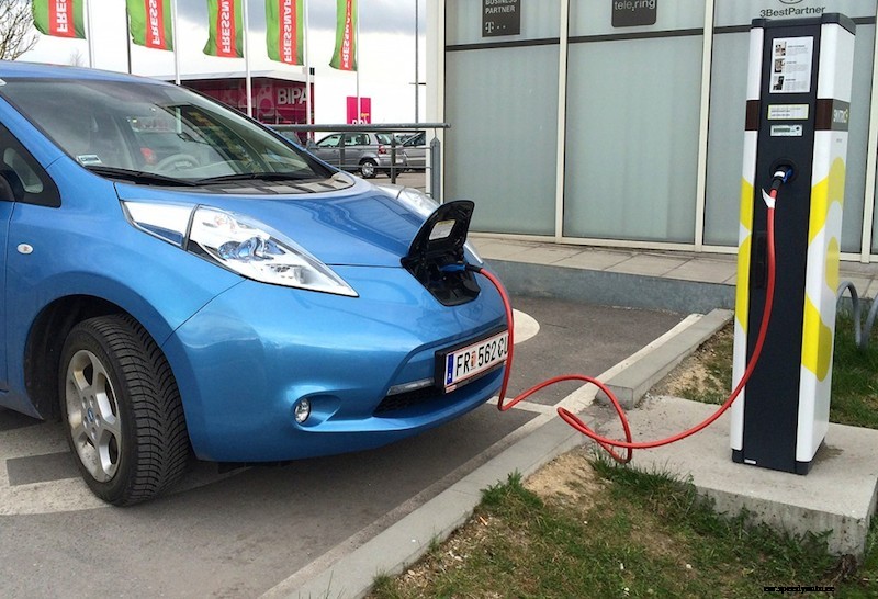 Remember the Nissan Leaf modded by Kreisel Electric?