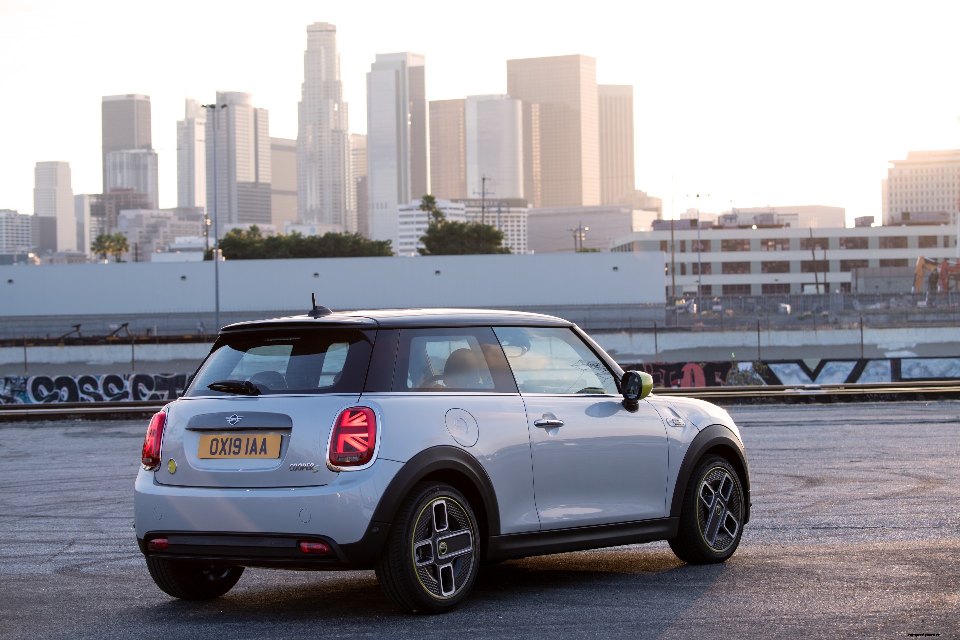 BMW unveils the new MINI Cooper SE