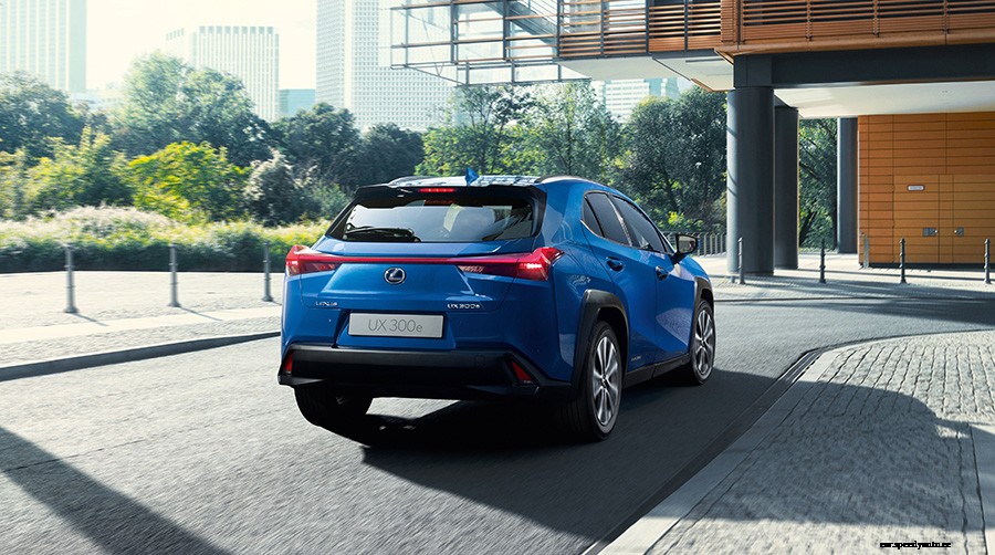 Lexus unveiled the UX 300e