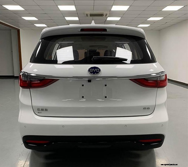 New BYD e6 comes with a BYD Blade Battery