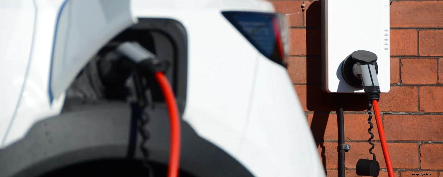 New Electric Vehicle registrations predicted to be over 330,000 in 2022