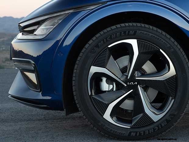 Kia EV6 Review – WhatCar? of the Year 2022 Road Tested & Reviewed