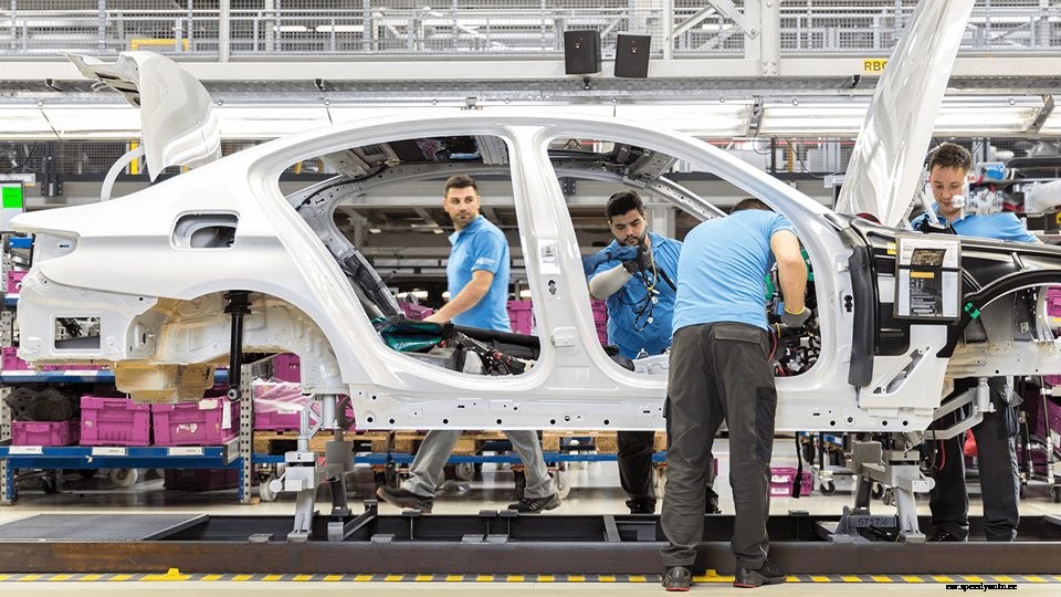 Electric cars emit less CO2 in their lifetime than conventional cars