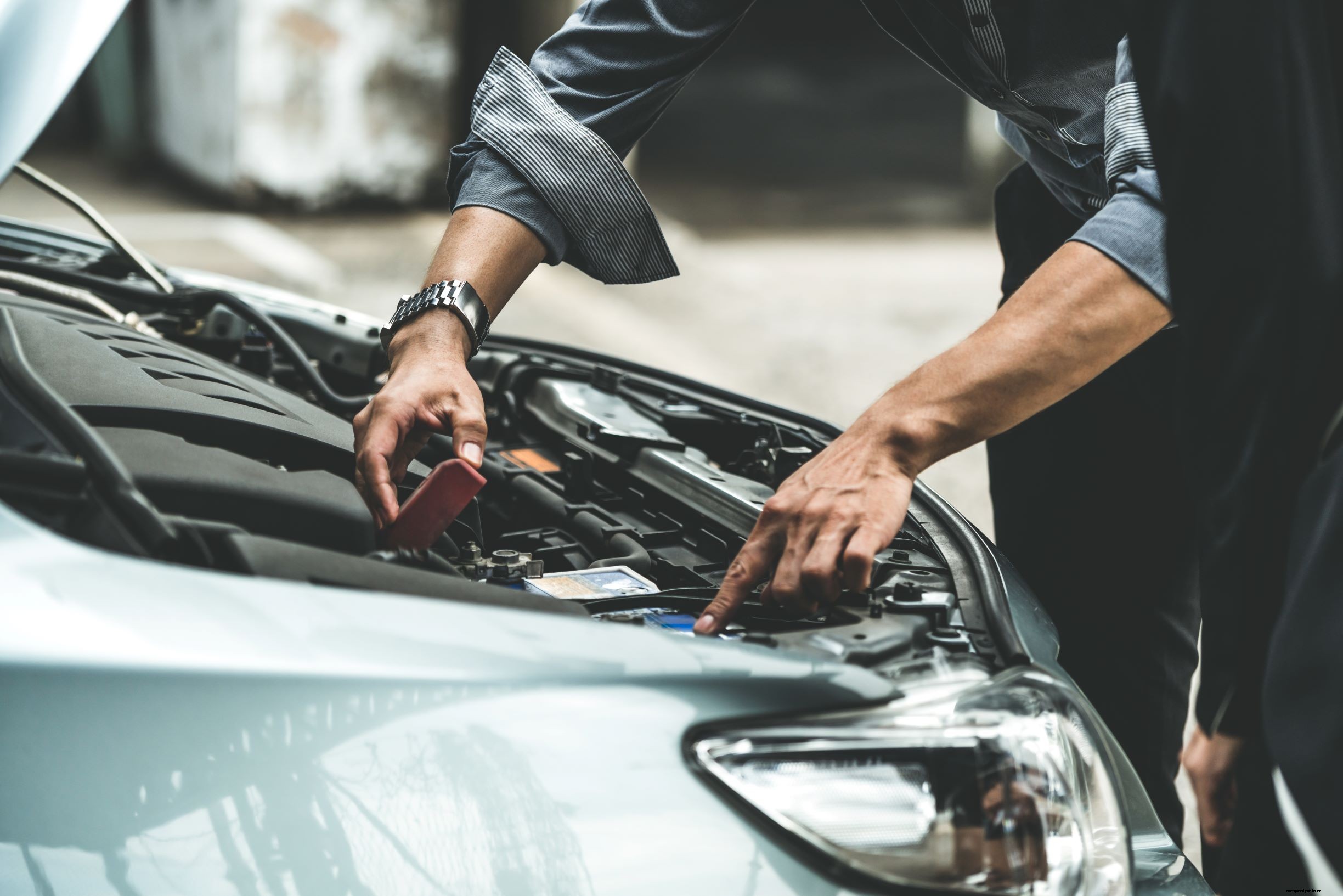 Ways to Inspect a Used Car When Buying It